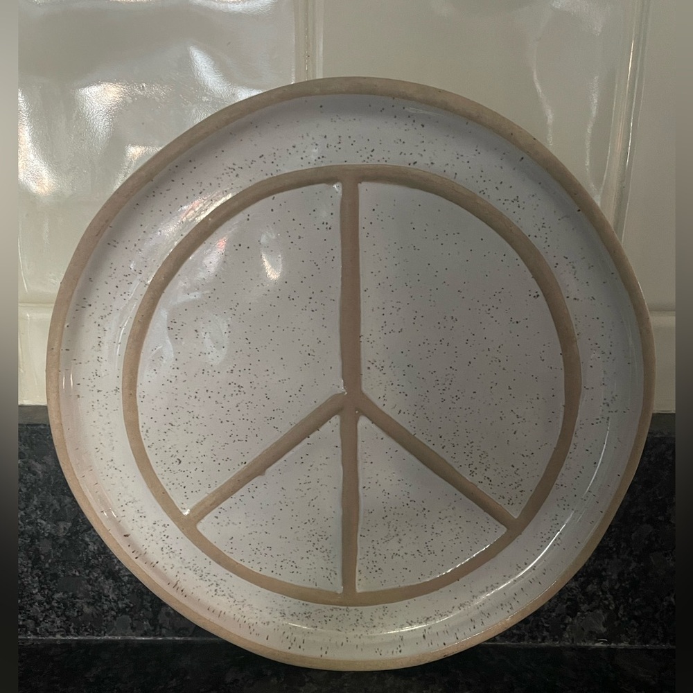 Stoneware Peace sign plate